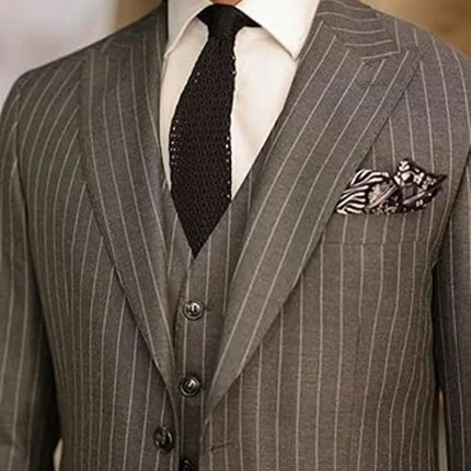 Elegant Pinstripe Suit for Men 3 Piece Blazer Vest and Pant Set Peak Lapel High Quality Customized Men Suit for Wedding Business