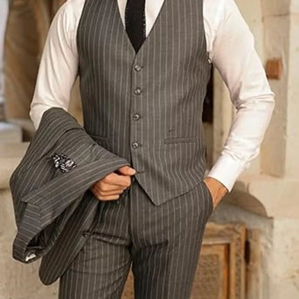 Elegant Pinstripe Suit for Men 3 Piece Blazer Vest and Pant Set Peak Lapel High Quality Customized Men Suit for Wedding Business