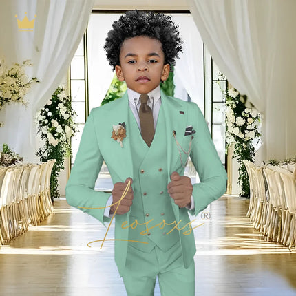 Elegant white 3-piece suit for boys – classic peak lapel tuxedo, suitable for performances and festive attire.